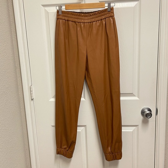 Alice + Olivia Pants - Alice + Olivia Camel Brown Faux Leather Joggers